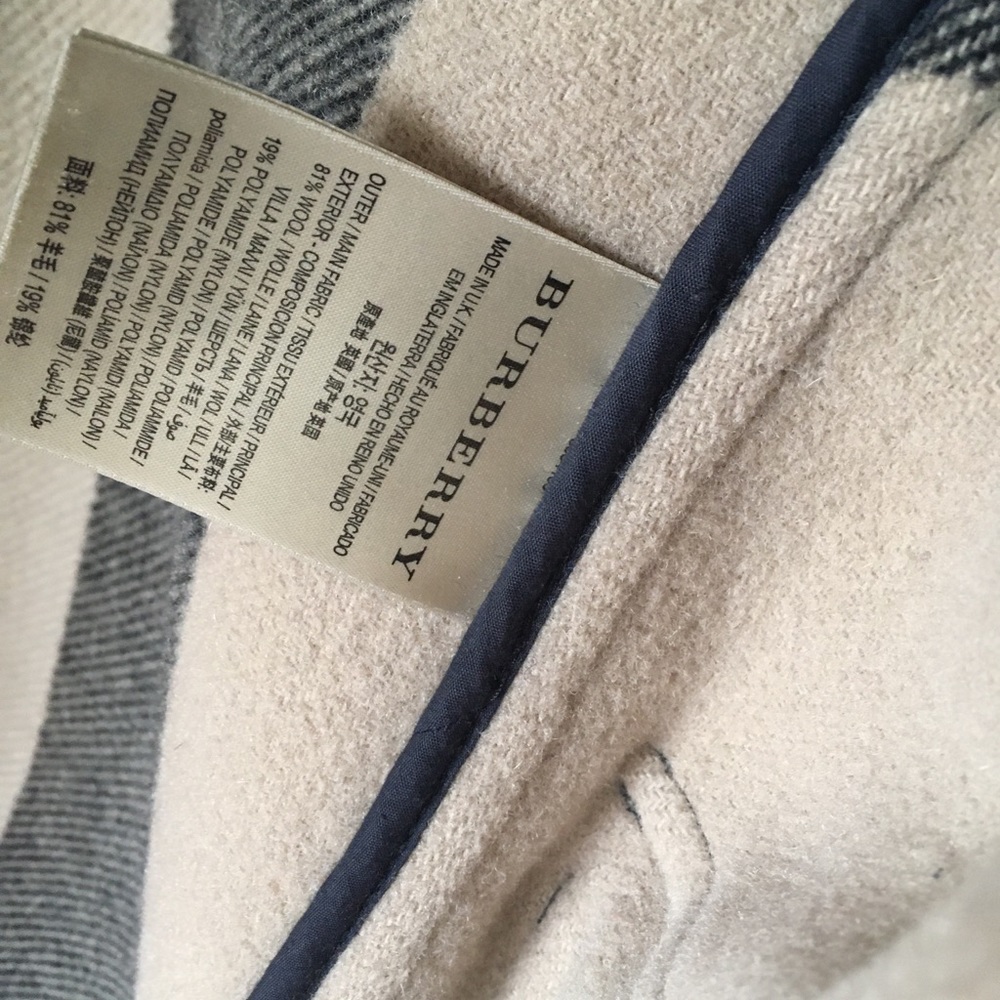 Original Burberry Coat - Picture 6 of 6